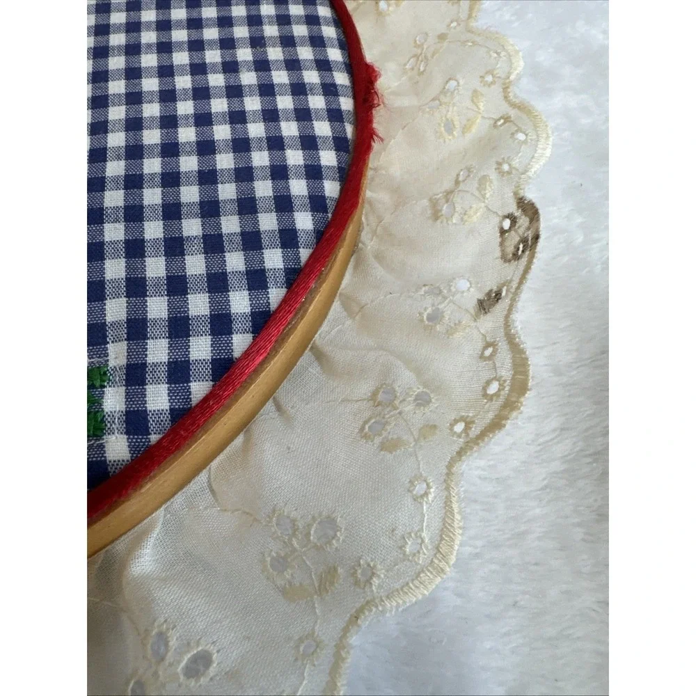 Vintage Rooster Embroidery Hoop Wall Art Blue Gingham‎ Eyelet Lace Trim 10
